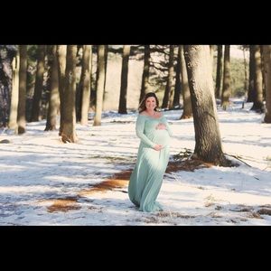 Maternity dress size M from Amazon worn for maternity pictures!